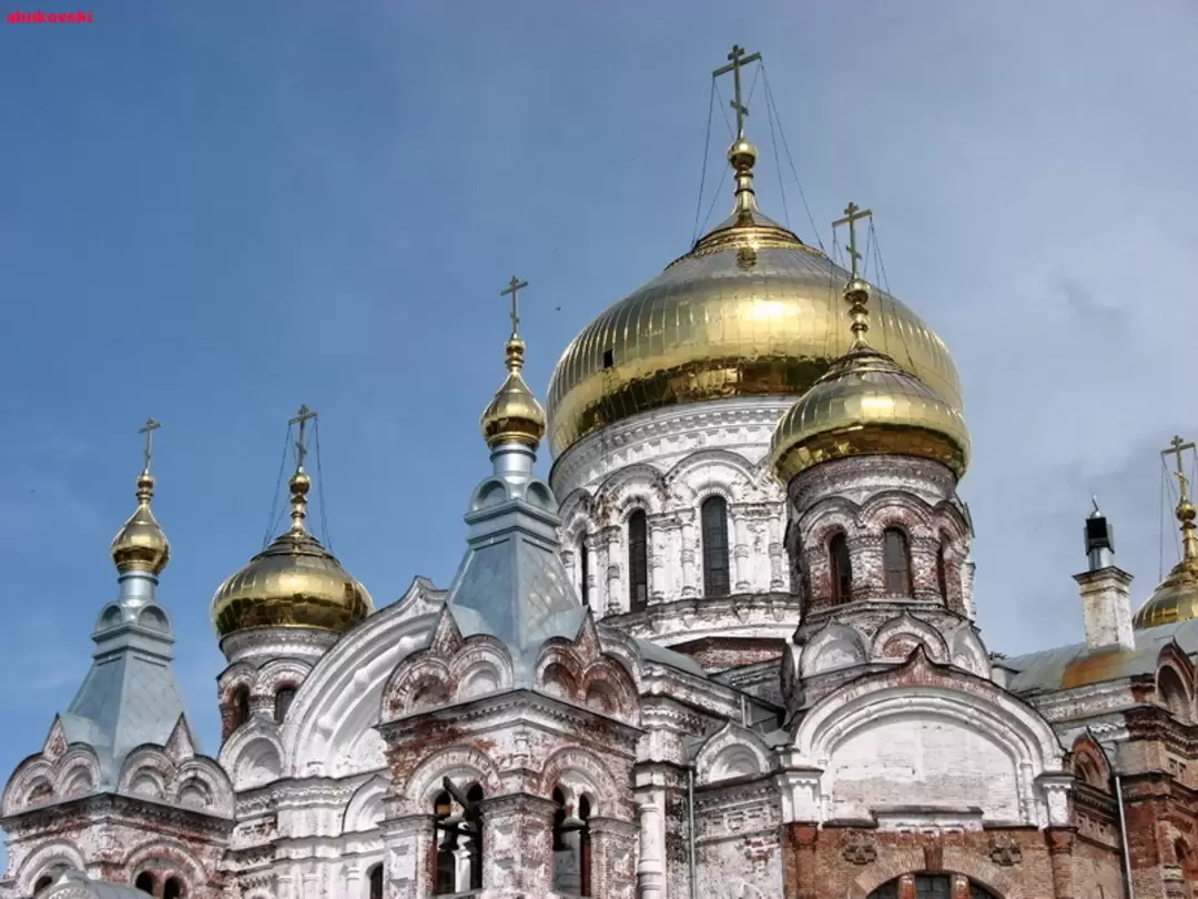 Купола Крестовоздвиженского собора Купола Крестовоздвиженского собора