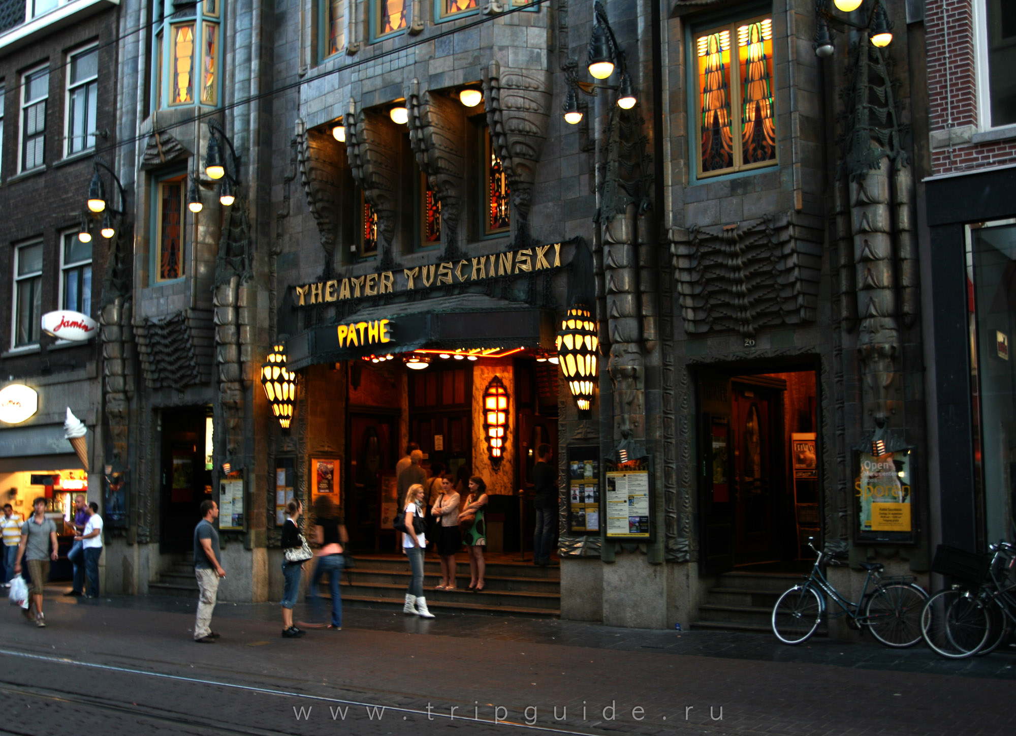 Кинотеатр Tuschinski в Амстердаме Кинотеатр Tuschinski в Амстердаме