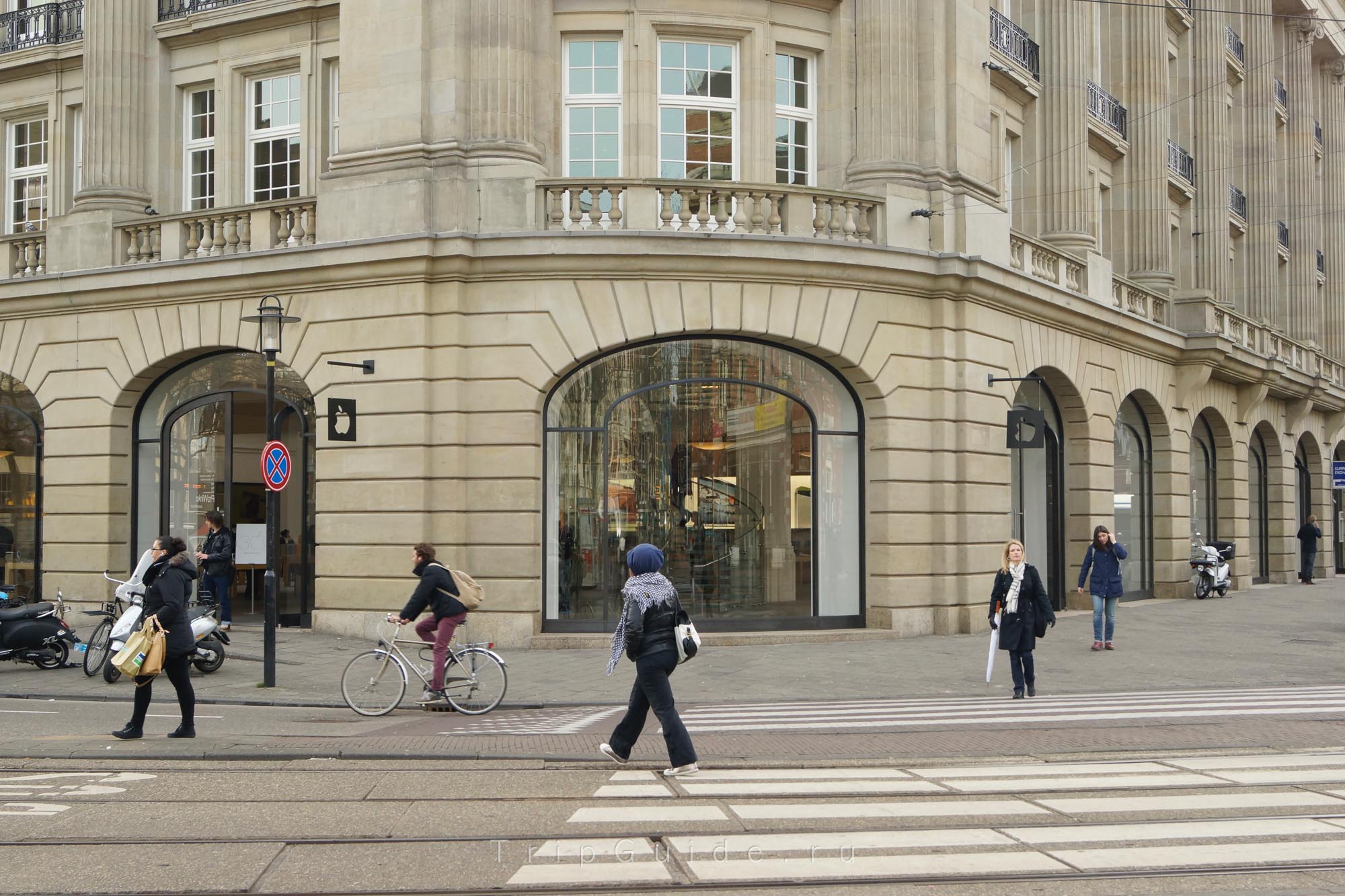 Магазин Apple Store в Амстердаме Магазин Apple Store в Амстердаме