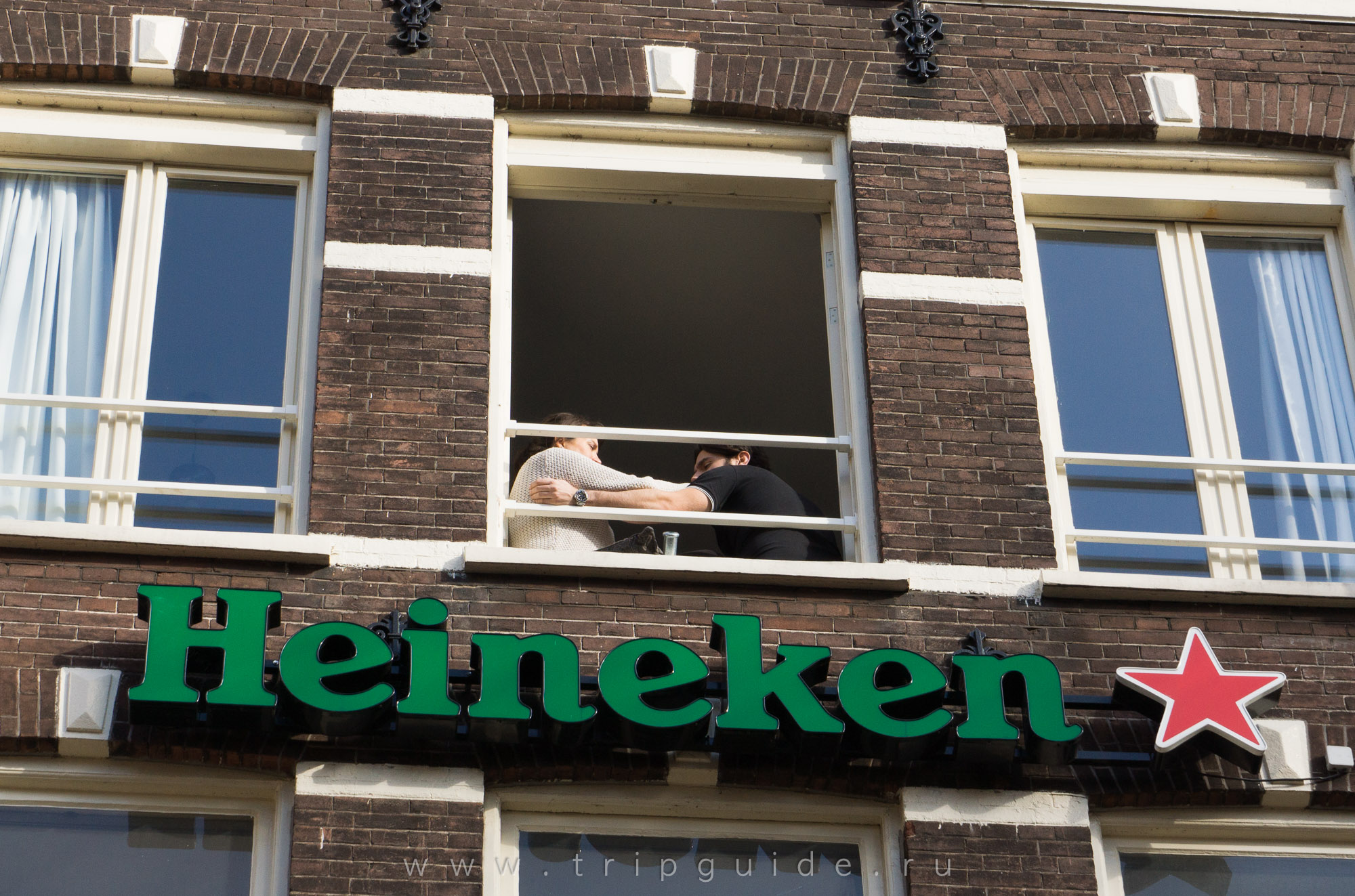 Heineken здесь повсюду Heineken здесь повсюду