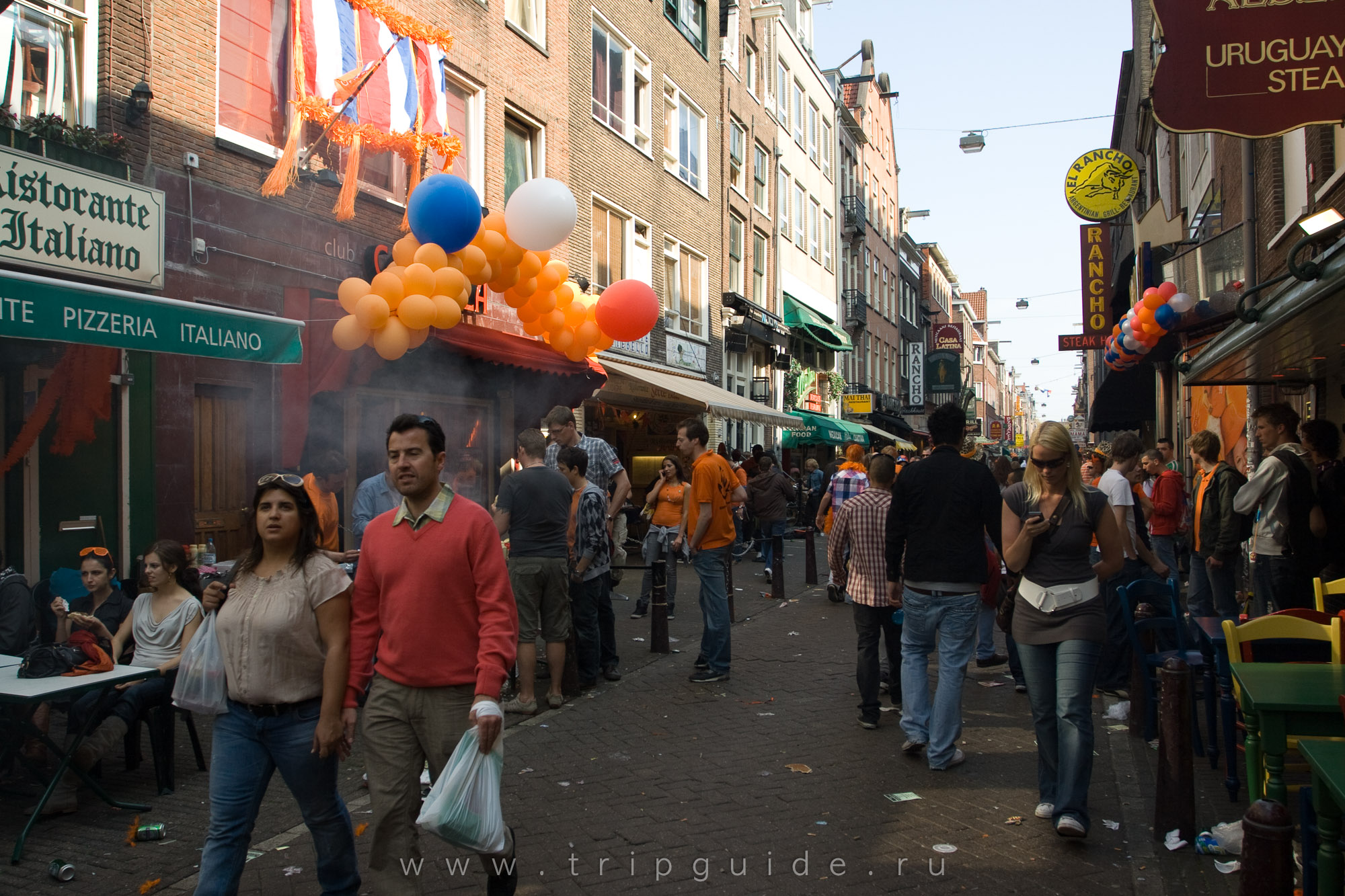 Улица с ресторанами Korte Leidsedwarsstraat Улица с ресторанами Korte Leidsedwarsstraat