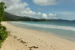 Большой пляж на острове Маэ, Сейшелы